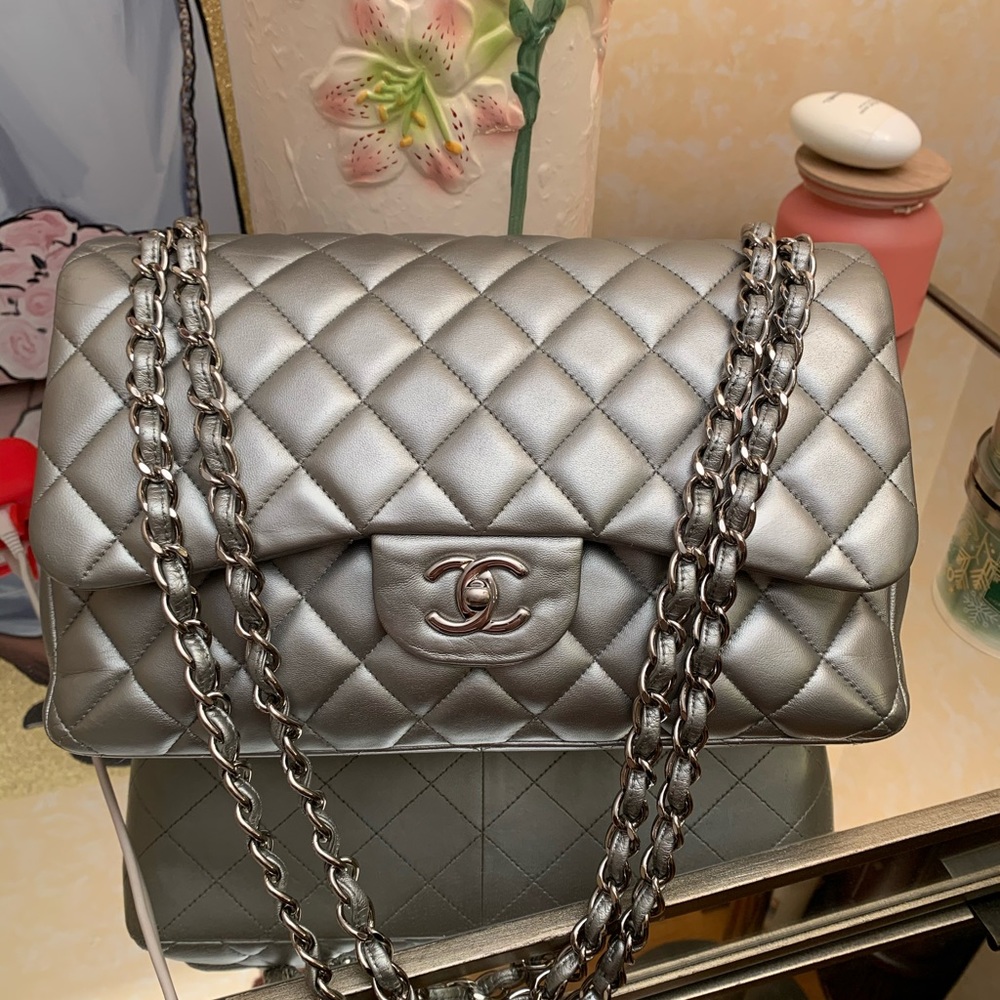 Chanel jumbo double flap Lambskin bag